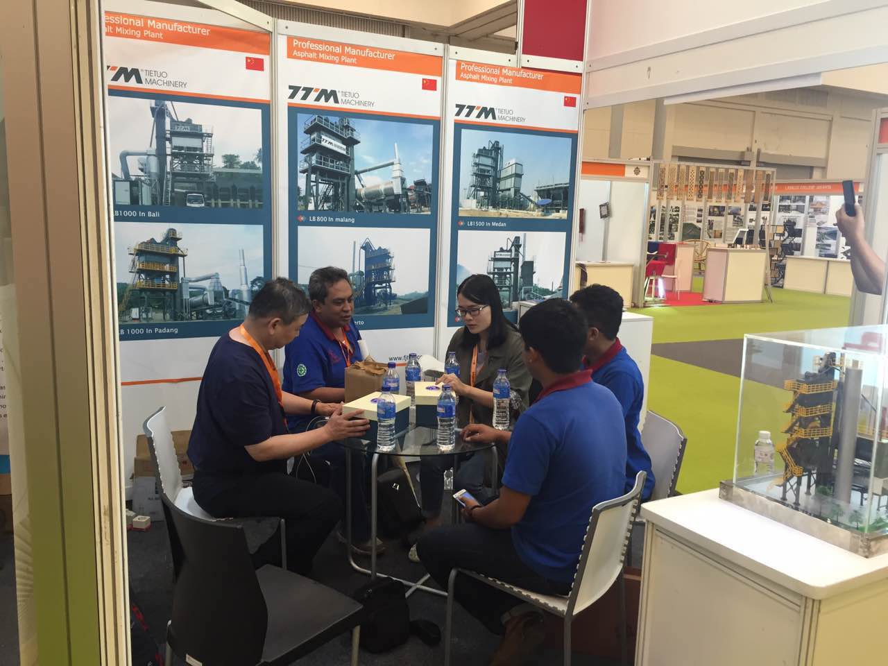 特级丰满少妇一级AAAA爱毛片